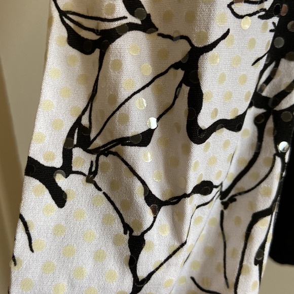 Beautiful black & white long sleeve top in size S - Picture 4 of 5